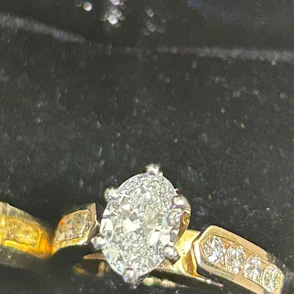 .95 Carat Center Diamond Ring Set. Natural, Not Lab Grown. 14K Yellow Gold. - Picture 15 of 17